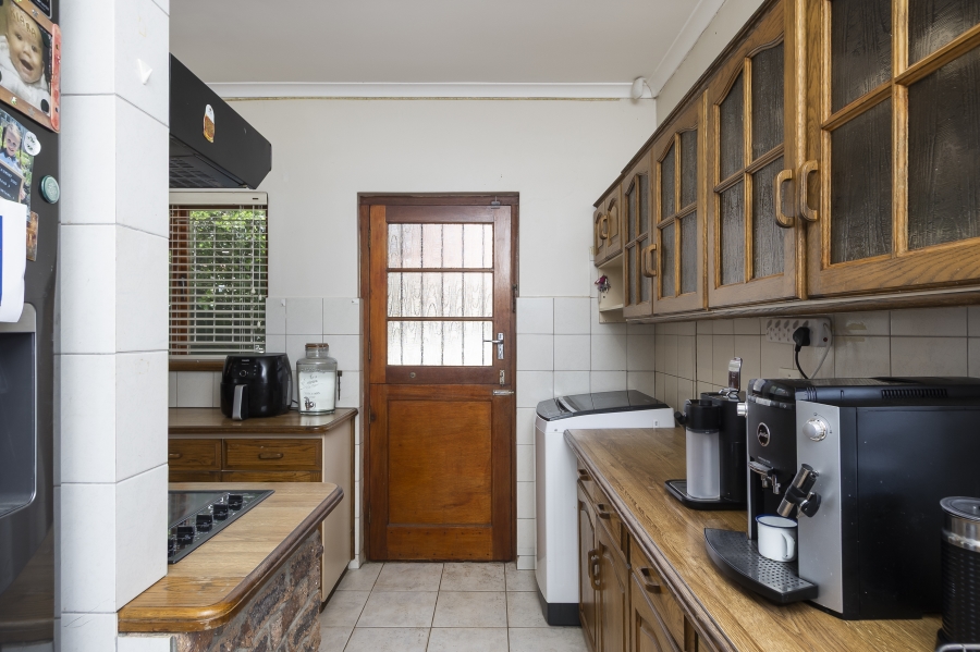 6 Bedroom Property for Sale in Morningside Western Cape